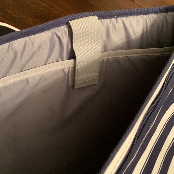 Timberland Navy and white Striped Messenger Computer Bag Like NEW with green - Picture 9 of 10